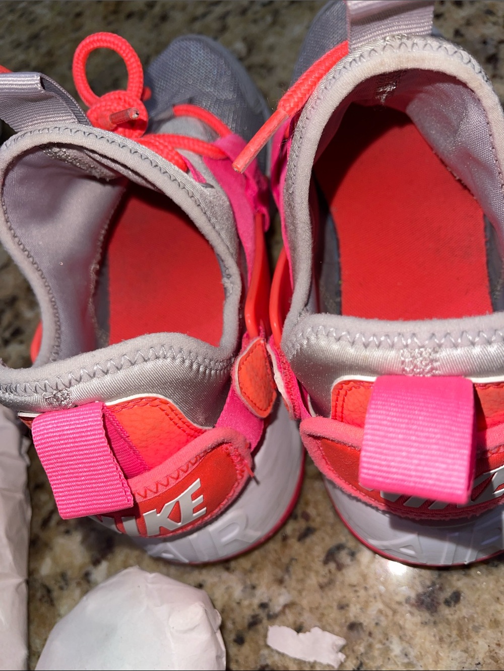 Nike Air Huarache City Low - Picture 10 of 11